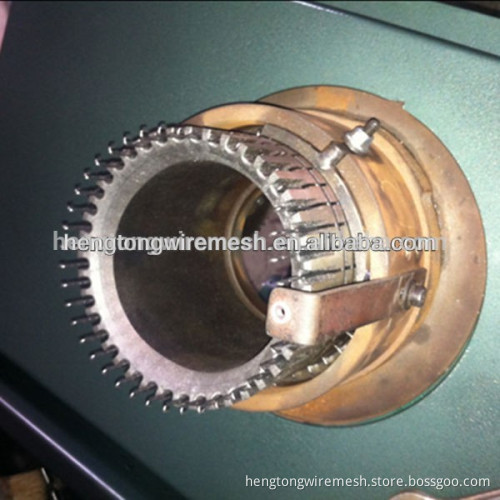 Kitchen mesh scourer making machine